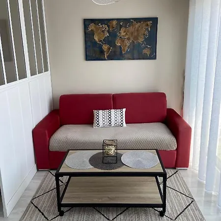 25 M2, 900m De La Apartment *